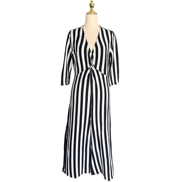 Lea & Viola Pants - Lea & Viola Black White Striped Wide Leg Jumpsuit Twist Front V‎ Neck Size Large